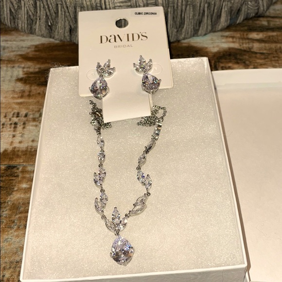 Bridal earring and necklace set - Picture 2 of 7